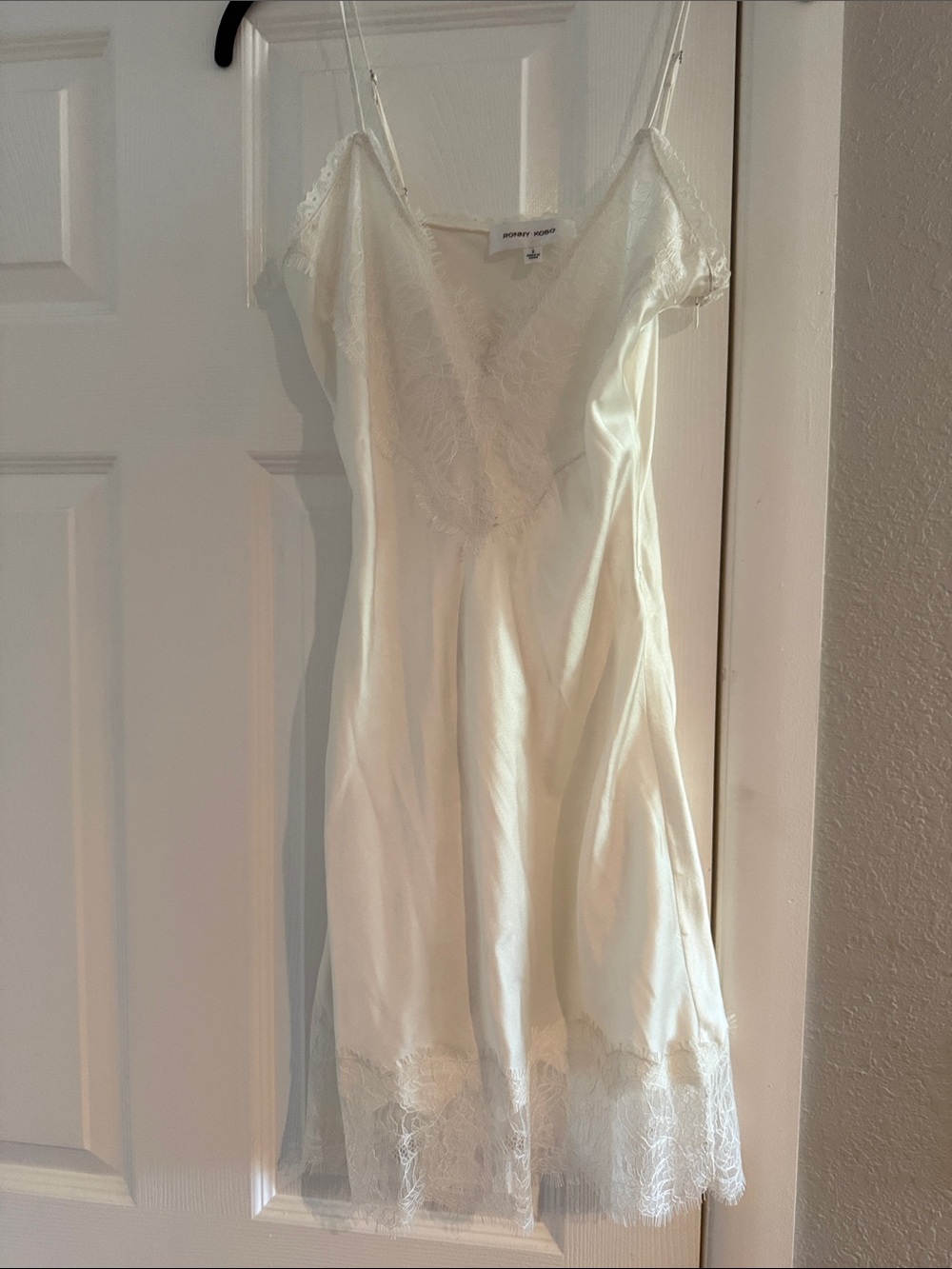 EUC Ronny Kobo white silk and lace dress size small
